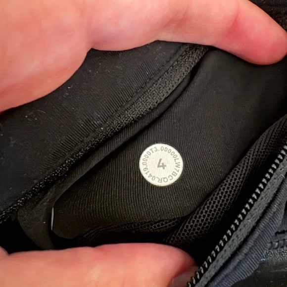 Lulu Lemon Speed Up Shorts - Picture 3 of 3